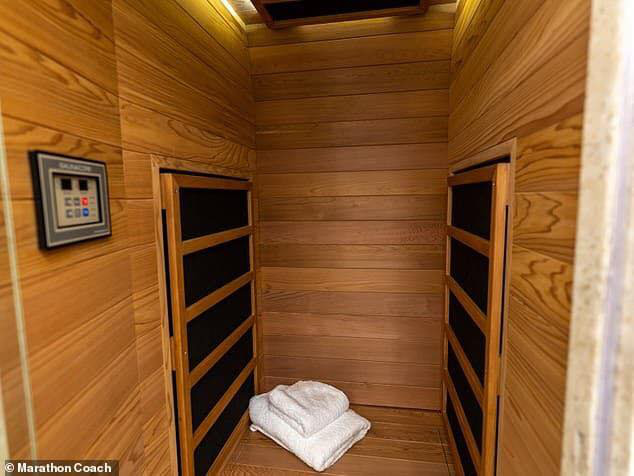 Choáng với biệt thự di động của vợ chồng Justin Bieber: Trị giá tới 23 tỷ đồng, thiết kế nội thất sang xịn mịn - Ảnh 16.