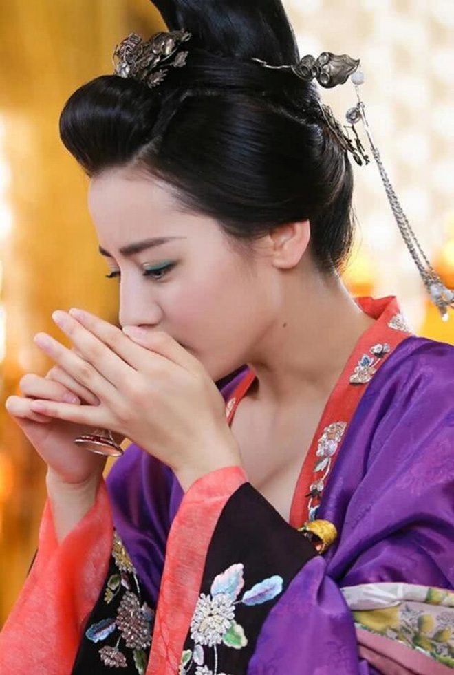 Khi mỹ nhân Cbiz sắm vai cameo: Dương Mịch, Triệu Lệ Dĩnh đẹp thần sầu khiến khán giả quên luôn cả nữ chính - Ảnh 12.