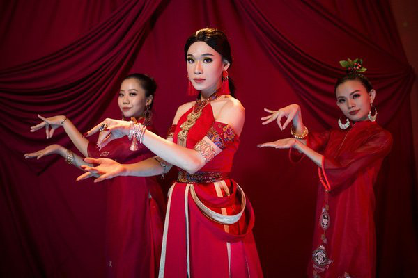 Bức ảnh gây lú đang gây bão MXH: Nhìn tưởng Chị Mỹ Tâm xào rau nhưng không, danh hài đình đám giả gái mà xinh quá! - Ảnh 8.