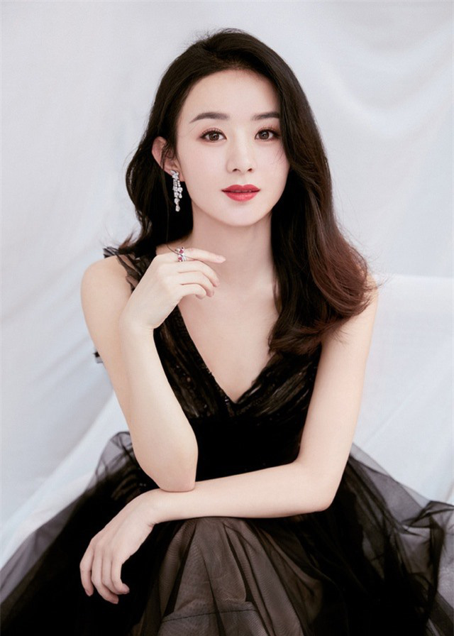 Top 10 nữ hoàng quảng cáo Cbiz: 1 mỹ nhân gây sốt khi vượt mặt Dương Mịch, netizen ngả mũ bái phục Phạm Băng Băng  - Ảnh 3.