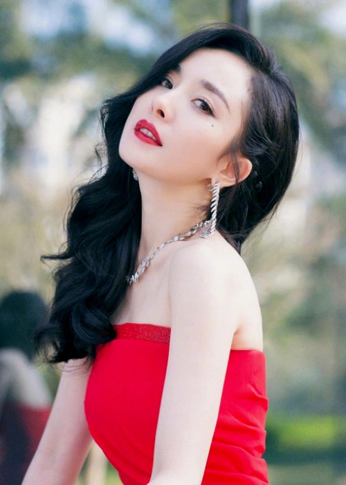 Top 10 nữ hoàng quảng cáo Cbiz: 1 mỹ nhân gây sốt khi vượt mặt Dương Mịch, netizen ngả mũ bái phục Phạm Băng Băng  - Ảnh 6.