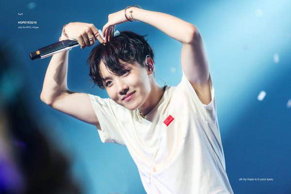 Thước phim quý giá giờ mới hé lộ: j-hope khoe vũ đạo thiên bẩm từ thuở cấp 2, không hổ danh cỗ máy nhảy của BTS - Ảnh 6.