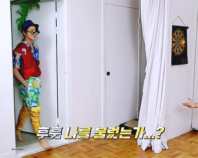 Jungkook (BTS) chứng minh lụa đẹp vì người khi xử lý ngon ơ bộ đồ... diêm dúa do anh cả Jin thiết kế - Ảnh 4.