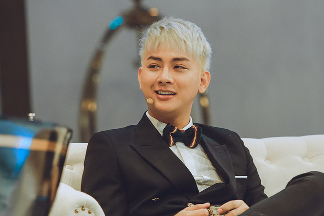 Xôn xao clip nghi vấn Hoài Lâm đi bán cafe vỉa hè kiếm tiền mưu sinh ở quê - Ảnh 2.