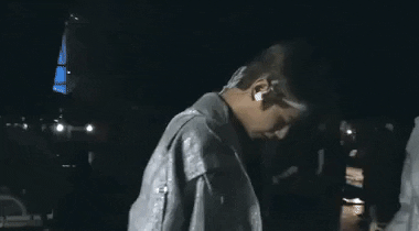 BTS nổi tiếng thân thiết nhưng V từng bật khóc vì cãi nhau với Jin trước thềm concert, cách giải quyết tiết lộ vì sao nhóm debut 7 năm vẫn đoàn kết - Ảnh 13.