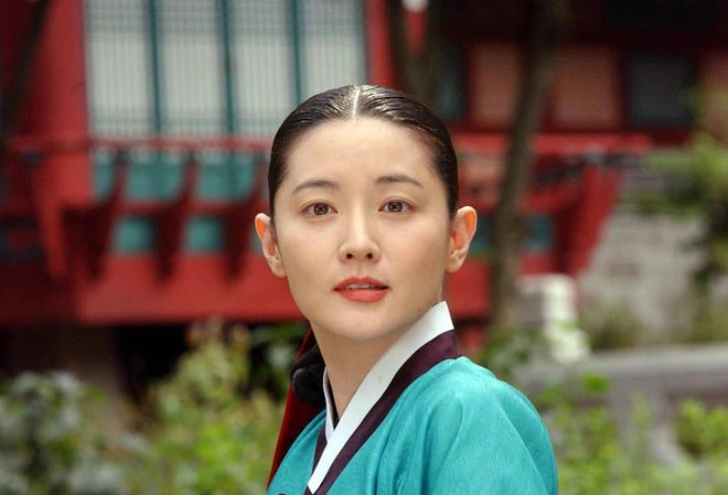 8 nữ minh tinh đắt giá nhất màn ảnh xứ Hàn: Cát xê của bà cả Thế Giới Hôn Nhân đã là gì so với chị đẹp Song Hye Kyo - Ảnh 3.