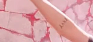 Những chi tiết bị bỏ quên trong How You Like That: Rosé bị thương là do tai nạn từ Kill This Love”, MV debut của BLACKPINK cũng có liên quan? - Ảnh 19.