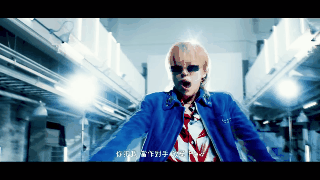 Tung MV solo chưa đầy 1 tuần debut, Lưu Vũ Hân gặp ý kiến trái chiều: Người ca ngợi cool ngầu như G-Dragon, kẻ mỉa mai đi solo 1 mình đi - Ảnh 3.