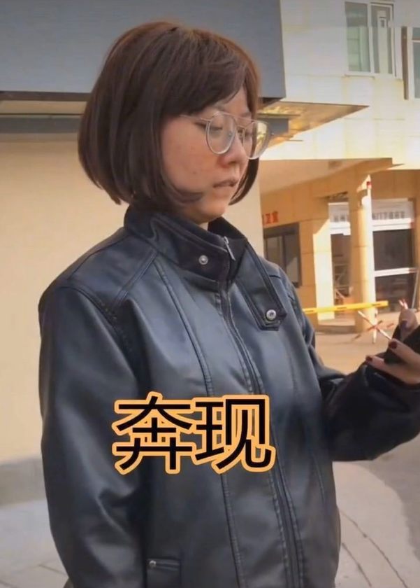 Háo hức gặp bạn gái qua mạng sau 7 tháng yêu nhau, chàng trai sụp đổ khi đối diện nhan sắc thật của nàng - Ảnh 2.