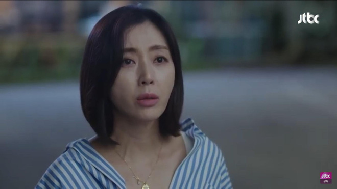 Đỏ mặt vì cảnh nhạy cảm 19  của Hội Bạn Cực Phẩm tập 2: Bà đại Song Yoon Ah trần như nhộng trên giường trai trẻ Lee Tae Hwan - Ảnh 13.