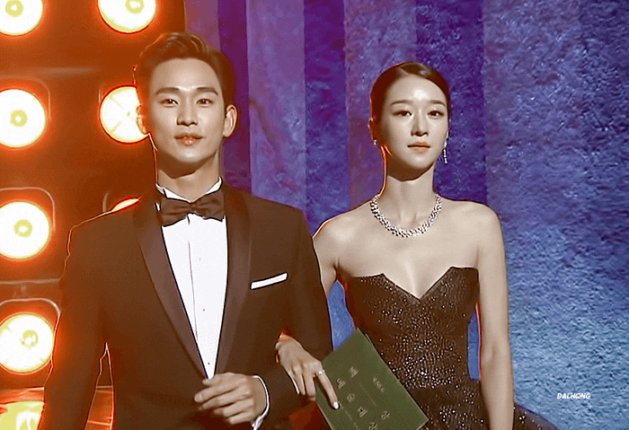Couple Điên Thì Có Sao Kim Soo Hyun - Seo Ye Ji: Hôn hụt từ 6 năm trước, tướng phu thê, còn rõ rành rành hint hậu trường - Ảnh 9.