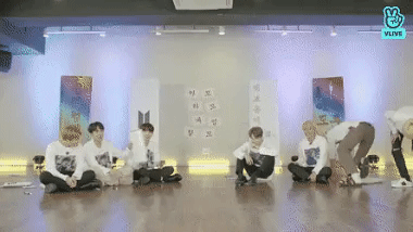 Loạt khoảnh khắc chứng tỏ trưởng nhóm thiên tài RM (BTS) cũng vụng về, hậu đậu như bao người! - Ảnh 6.