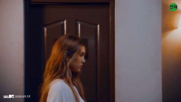 Somi mới tung teaser MV dài 22 giây mà nghe đã thấy là hit, nhưng nhìn cô mà sao dân mạng lại tưởng… Hiền Hồ thế này? - Ảnh 2.