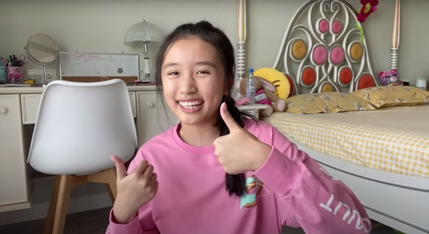 Jenny Huỳnh nhìn lại một năm làm youtube vào sinh nhật tuổi 15: Lạ, điên và quá là sến - Ảnh 2.