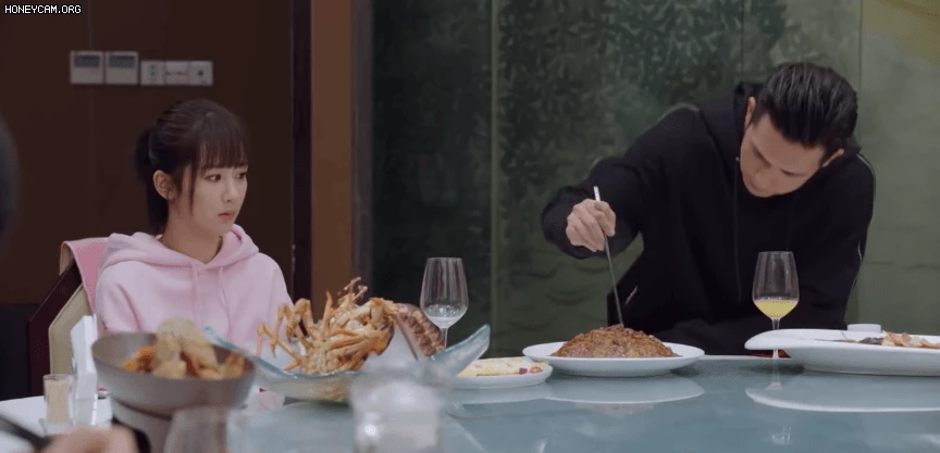 Muôn kiểu cục tính của nam chính phim Trung: Đáng sợ nhất là Vương Nhất Bác toàn cho bạn diễn lộn nhào té khói - Ảnh 3.