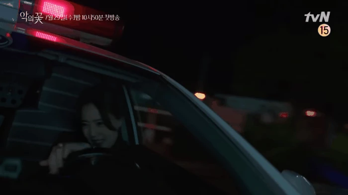 Phim mới của Lee Jun Ki tung teaser tứ ca khoe vai hờ hững, thông báo nhẹ rằng hoãn chiếu một tuần - Ảnh 4.