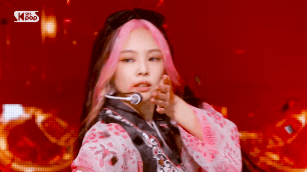 Lần đầu có idol nữ Kpop dám để mặt mộc lên sân khấu encore: Jennie (BLACKPINK) gây choáng với nhan sắc thật - Ảnh 4.