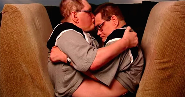 Nhìn lại hành trình 68 năm đồng hành của cặp sinh đôi dính liền sống lâu nhất thế giới: Sinh ra cùng nhau, chết đi cũng không rời - Ảnh 8.