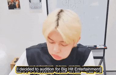 Nam idol có nhan sắc giống V (BTS) từng được Big Hit tuyển đến 2 lần bởi 2 người khác nhau, không hổ danh là thực tập sinh huyền thoại - Ảnh 2.