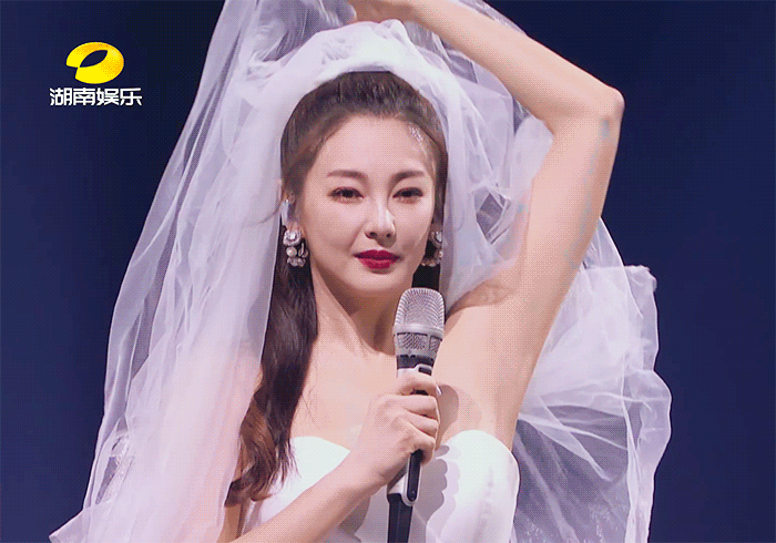 Khoảnh khắc vén voan cưới của Song Hye Kyo Trung Quốc gây bão Weibo: Visual đẹp kinh diễm, Cnet nức nở bình luận - Ảnh 3.