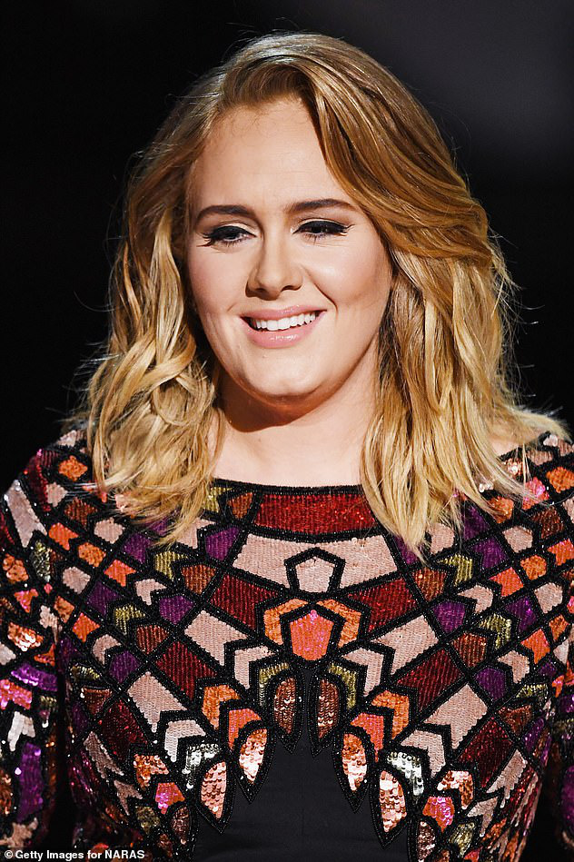 Adele lần đầu hở bạo khoe body lột xác ngoạn mục hậu giảm 45kg, nhưng lại gây tranh cãi nảy lửa vì bikini nhạy cảm - Ảnh 5.