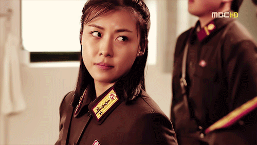 3 chị đại quân nhân ngầu bá cháy ở phim Hàn: Krystal đẹp đấy nhưng chưa gây thương nhớ bằng Trung úy Kim Ji Won - Ảnh 10.