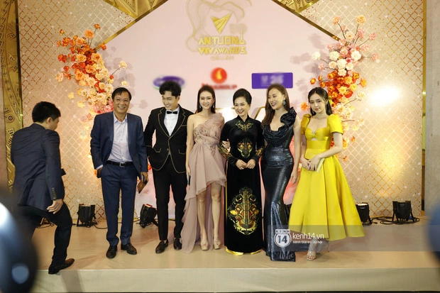Thấy bất công thay cho Quỳnh Kool: Thường ngày mặc tôn dáng là thế, dự VTV Awards lại tự dìm hàng vì đầm bồng xòe - Ảnh 3.