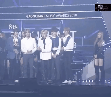 Rầm rộ clip thành viên Stray Kids “phũ” Woojin ở lễ trao giải 2 năm trước, nghi vấn cả nhóm bài xích vì biết trước liên hoàn phốt tình dục - Ảnh 5.