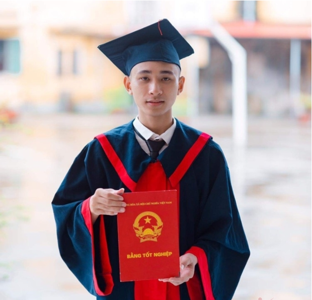 Thủ khoa các khối xét tuyển chọn trường đại học: Toàn chọn trường top đầu, 4 thủ khoa khối B quyết làm bạn đồng môn - Ảnh 1.
