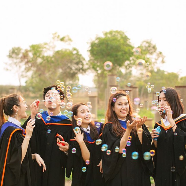 Bộ ảnh kỷ yếu của SV Thái Lan: Độc, đẹp và chất lừ! - Ảnh 10.