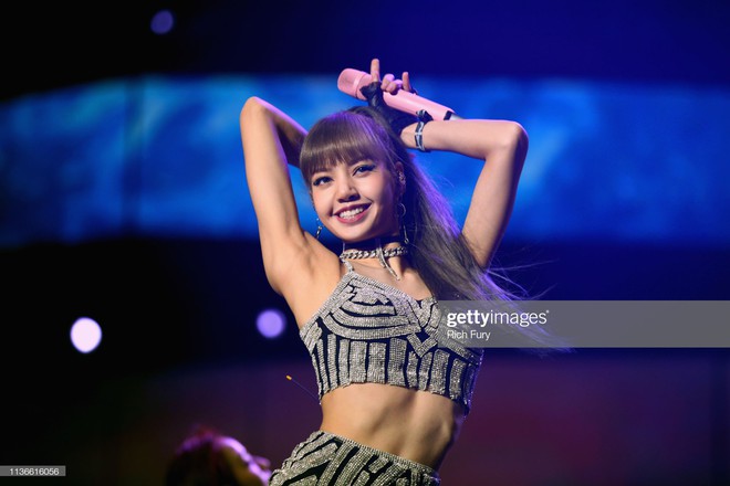 Lisa (BLACKPINK): Từ thời trainee đã nổi bật, là viên ngọc quý của Thái Lan, xuất sắc trong mọi khung hình và xứng danh cỗ máy nhảy hàng đầu Kpop! - Ảnh 5.