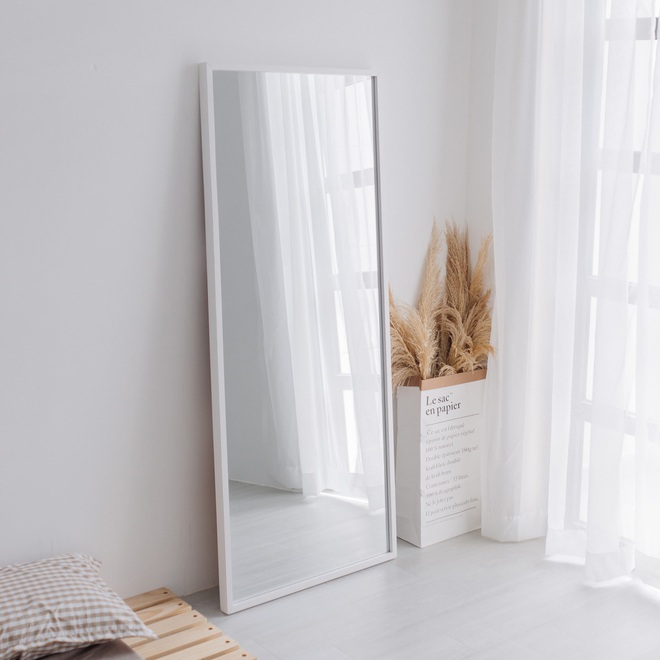 Gương đứng không chỉ để soi mà còn như đồ decor nữa, tội gì không sắm một em thật xinh nhỉ? - Ảnh 4.