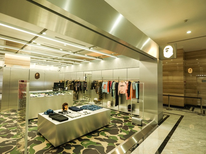 Nóng hổi những “đám mây rằn ri” BAPE trở thành góc check-in chất lừ cho giới trẻ - Ảnh 1.