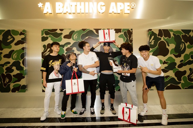 Nóng hổi những “đám mây rằn ri” BAPE trở thành góc check-in chất lừ cho giới trẻ - Ảnh 6.