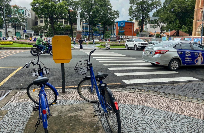 Trải nghiệm xe đạp công cộng cho thuê 10.000 đồng/giờ lần đầu lăn bánh trên đường phố Sài Gòn - Ảnh 4.