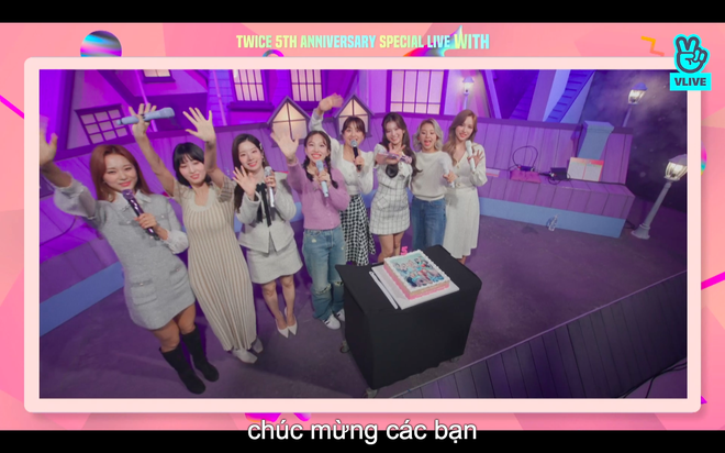 Tròn 5 năm debut, TWICE mở buổi live đặc biệt: Jeongyeon vắng mặt, các thành viên không ngại spoil ca khúc mới khiến fan sướng rơn - Ảnh 92.