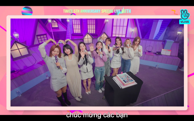 Tròn 5 năm debut, TWICE mở buổi live đặc biệt: Jeongyeon vắng mặt, các thành viên không ngại spoil ca khúc mới khiến fan sướng rơn - Ảnh 95.