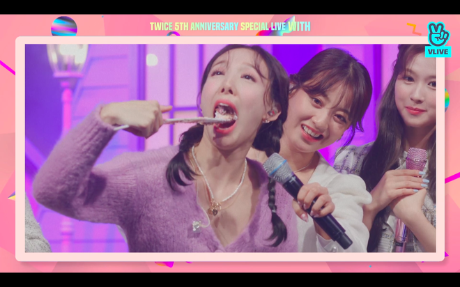 Tròn 5 năm debut, TWICE mở buổi live đặc biệt: Jeongyeon vắng mặt, các thành viên không ngại spoil ca khúc mới khiến fan sướng rơn - Ảnh 101.