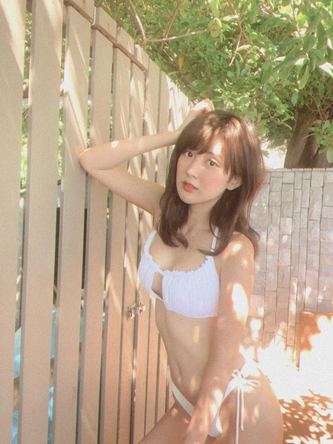 Ngắm vẻ đẹp tựa thiên thần của nữ streamer Thái, nhưng điều gây sốt lại là body quá nóng bỏng khi diện bikini - Ảnh 12.