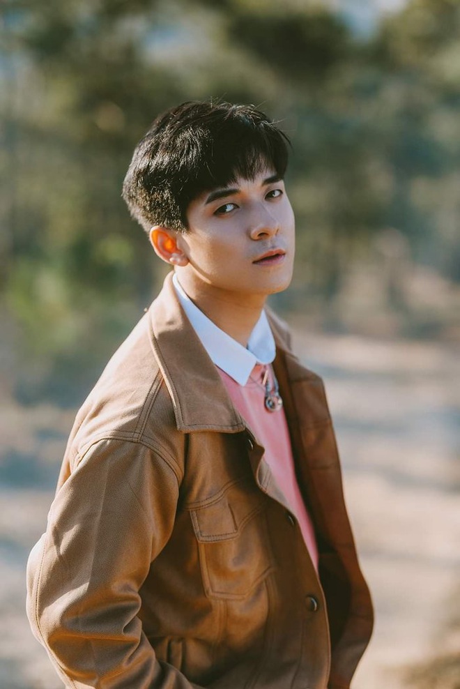 Cùng là gà cưng của K-ICM: Người xuất hiện rồi lặn mất tăm, kẻ 5 lần 7 lượt bị chỉ trích giọng hát live - Ảnh 7.