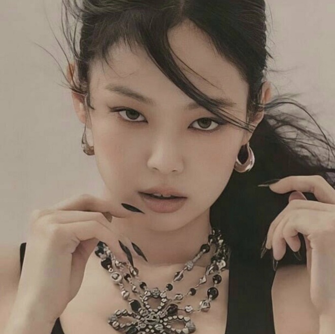 Knet ngất lịm vì nhan sắc xuất thần của Jennie trong album mới: Đẹp thế này, định soán ngôi visual của Jisoo hay gì? - Ảnh 4.