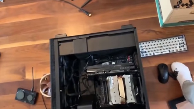 Nam streamer khóc ròng khi chứng kiến dàn máy chơi game bị mẹ đập nát không thương tiếc - Ảnh 5.