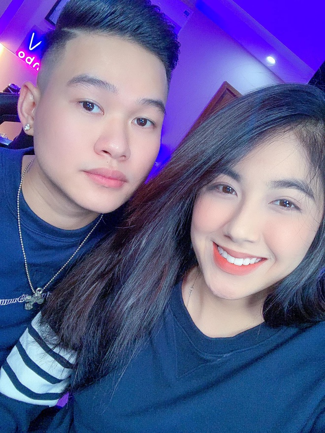 Hot girl bánh tráng Trân Mèo đích thực cao tay, không chỉ khiến Rambo Cao Lãnh thành người yêu đúng chuẩn mà lại còn sáng tác đủ trò cười cho dân mạng! - Ảnh 1.