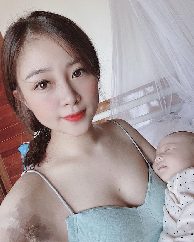 Vợ Phan Văn Đức khoe vòng 1 sexy tại bờ biển Phú Quốc: Nhan sắc bà mẹ một con không đùa được đâu - Ảnh 2.