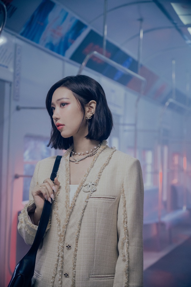 Concept chuyến tàu cuộc đời trong MV của Min: Ăn điểm ở mọi phương diện, netizen xem xong cũng nhói lòng - Ảnh 17.