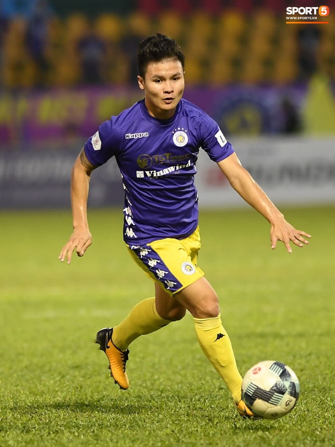 Quang Hải bất ngờ tập tễnh rời sân trong trận đấu cuối cùng của mùa giải và lý do đằng sau - Ảnh 3.