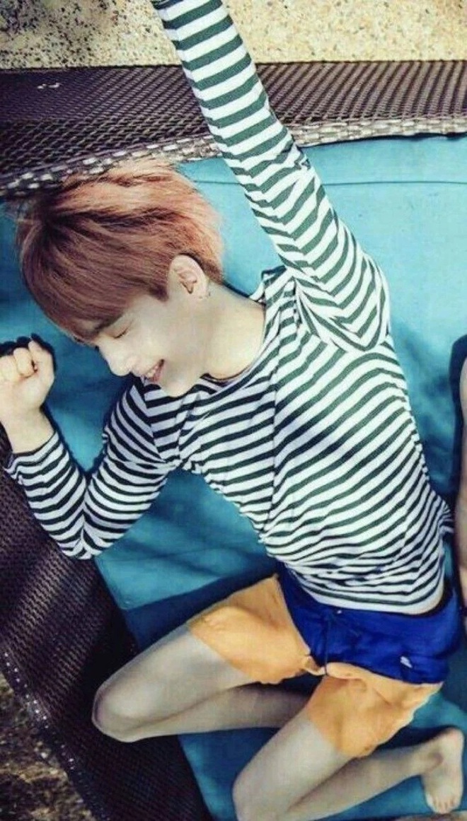 Bị idol nữ xa lánh, mỹ nam BTS tiết lộ lý do khiến ai cũng phải á ố: Mình là Suga và chân mình đẹp như chân của SNSD - Ảnh 8.