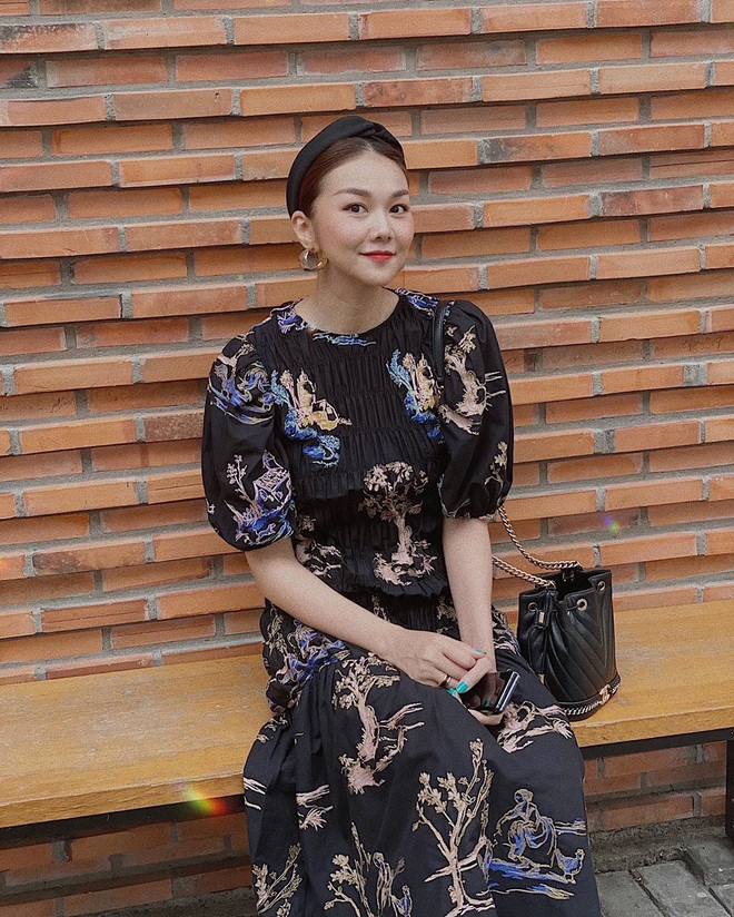 Street style sao Việt: Tóc Tiên bất ngờ kín đáo để cosplay Yoon Se Ri, Ngọc Trinh lên đồ sexy nhưng không nóng mắt - Ảnh 5.