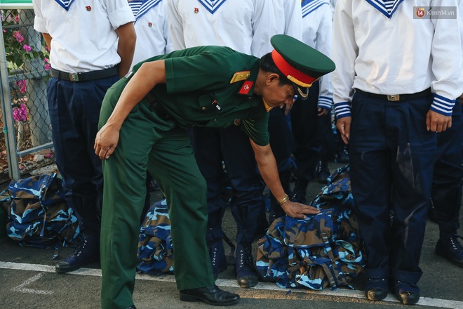 Những nữ tân binh xinh đẹp ở Sài Gòn tình nguyện nhập ngũ, thực hiện nghĩa vụ bảo vệ Tổ Quốc  - Ảnh 9.