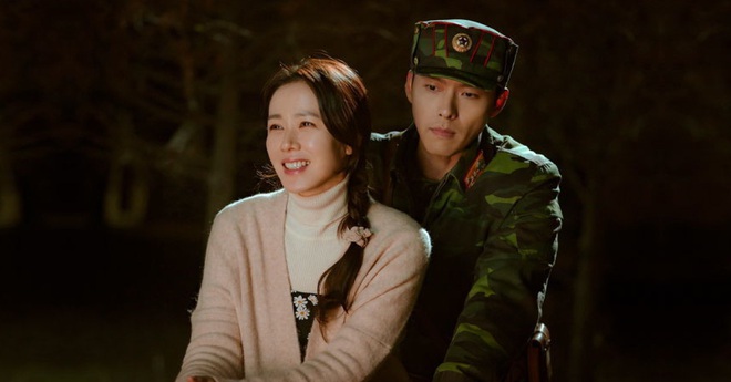 Valentine xem lại Crash Landing On You là chuẩn bài: Son Ye Jin - Hyun Bin tìm thấy nhau cả trên phim lẫn đời thực rồi! - Ảnh 7.